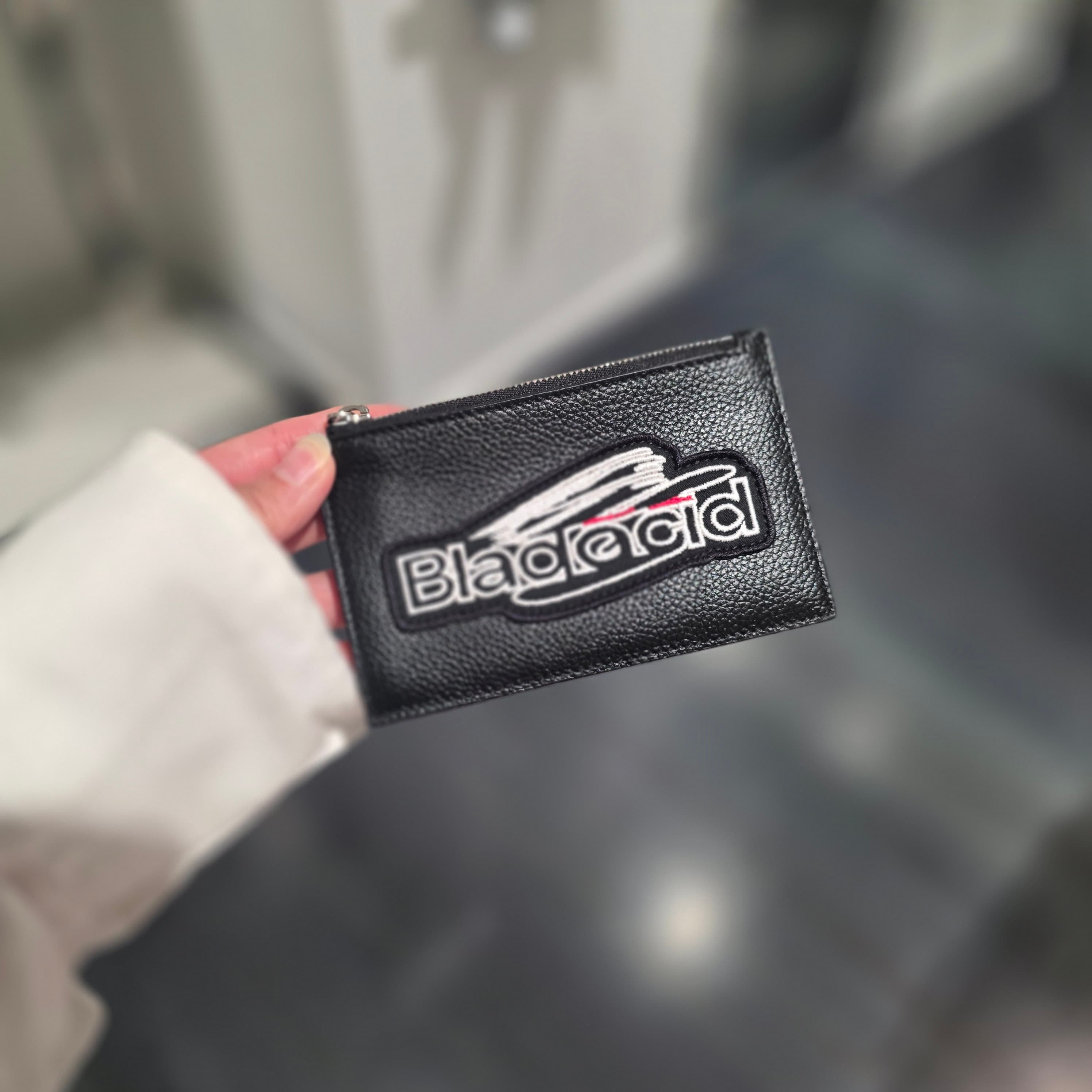 발렌시아가 패치 로고 캐쉬 롱 코인 카드 홀더